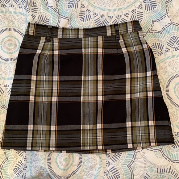 Stripped skirt. - Picture 2 of 2
